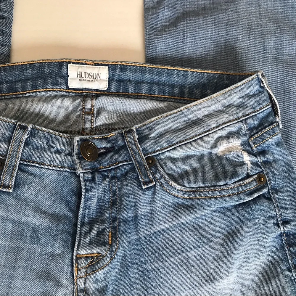 Hudson 5 Pocket Flare Jeans Light Wash Distressed Size 26 Inseam 30.5”._5
